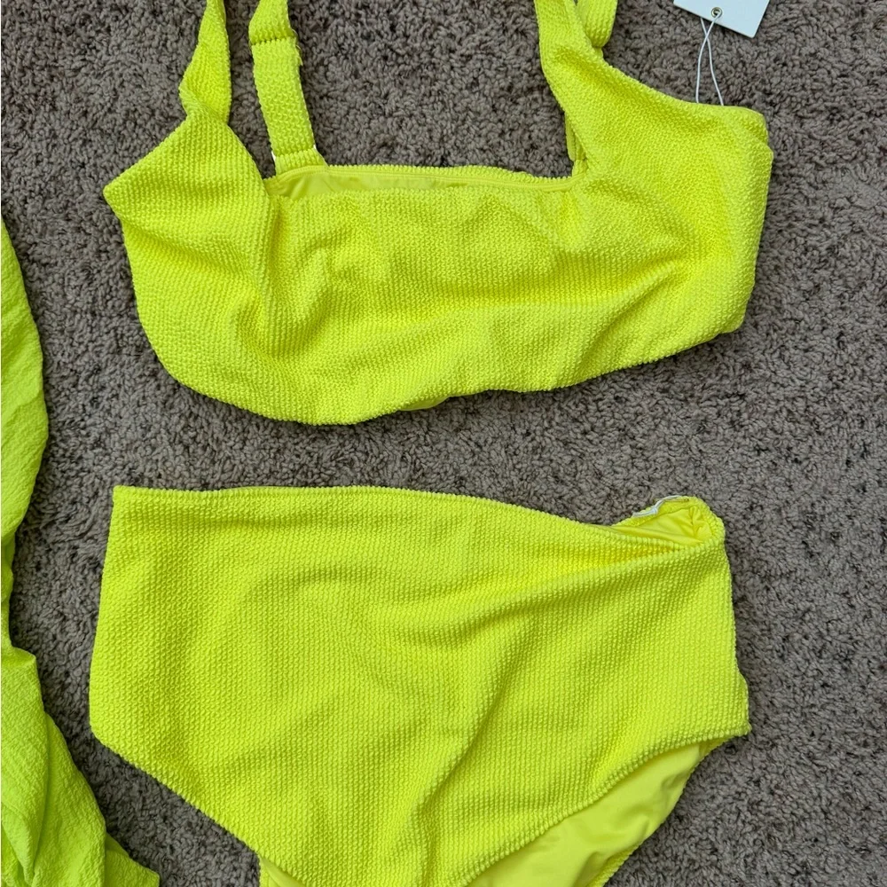 Show Me Your MuMu Neon Yellow Swim Set - Picture 2 of 4